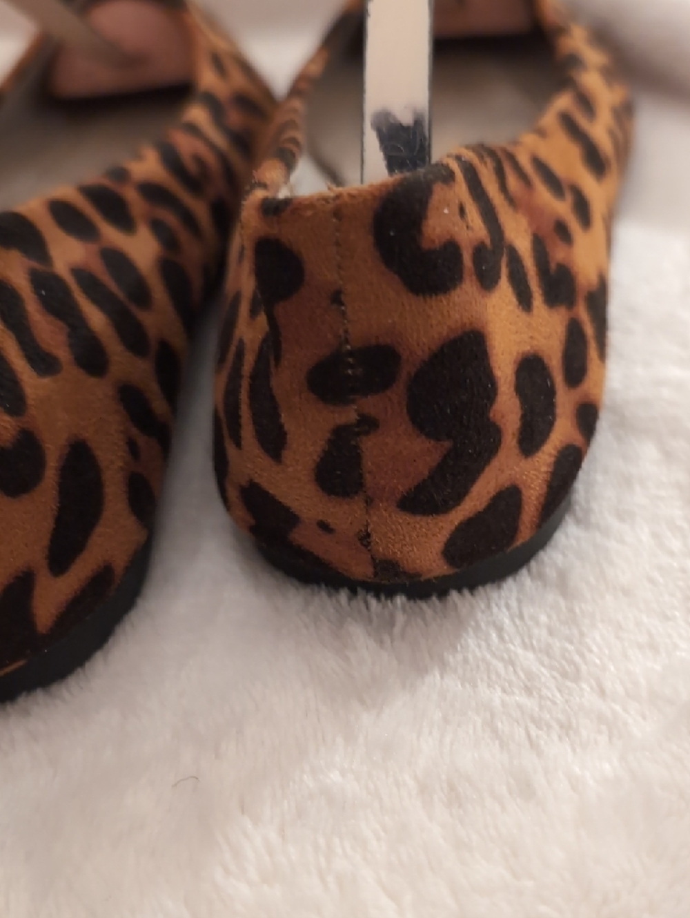 Leopard Print Pointed Toe Flats - Women's Size 7 - Picture 6 of 11
